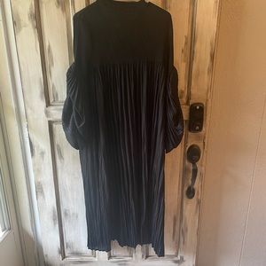 Boutique Pleated Dress. One Size
